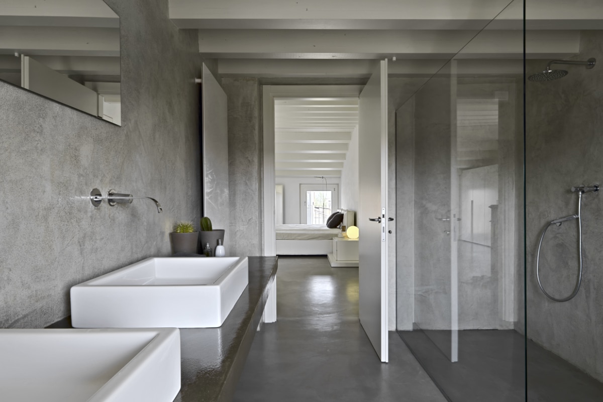 betonlook stucwerk badkamer